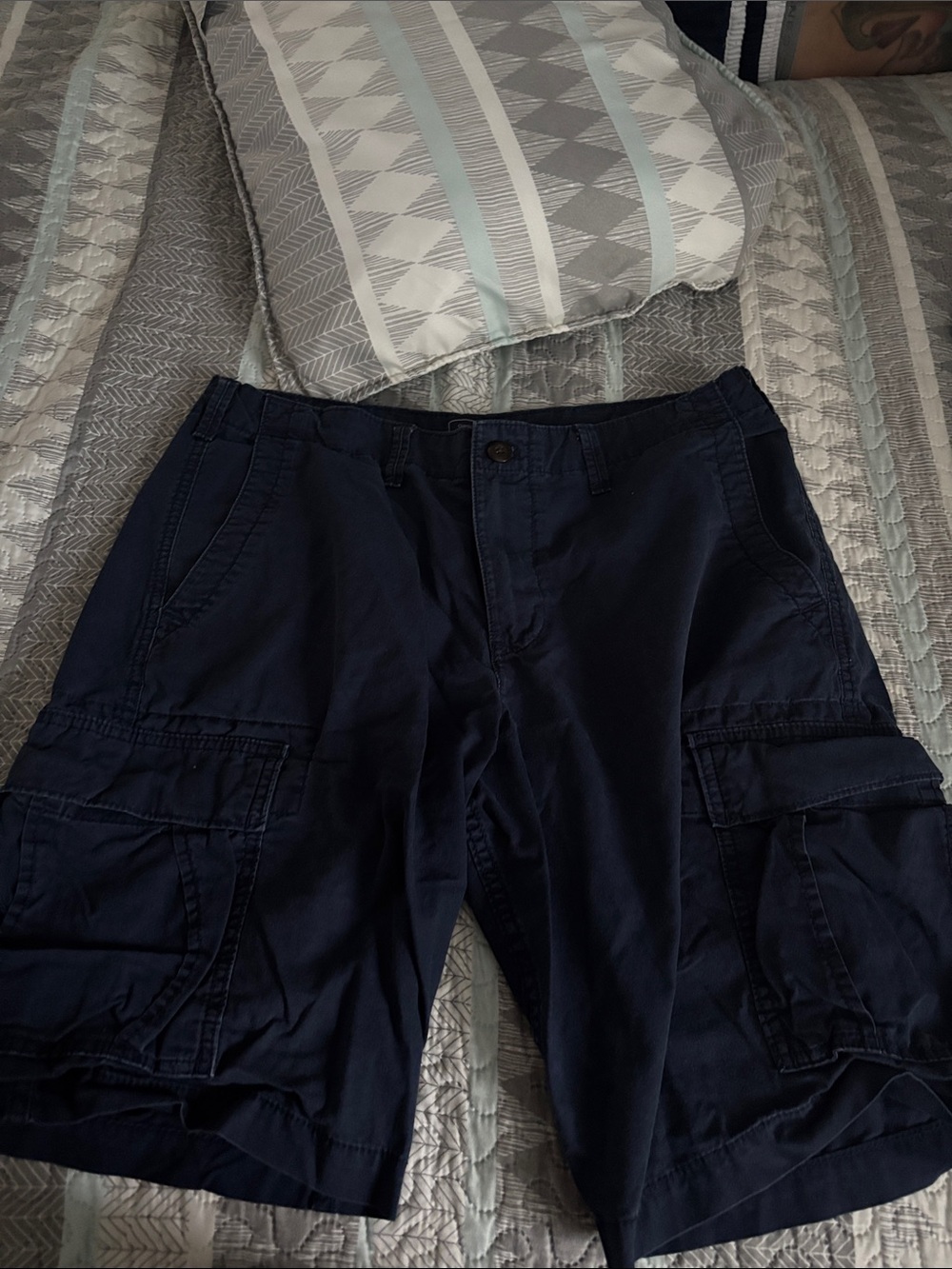GAP Dark Navy Cargo Shorts with Multiple Pockets